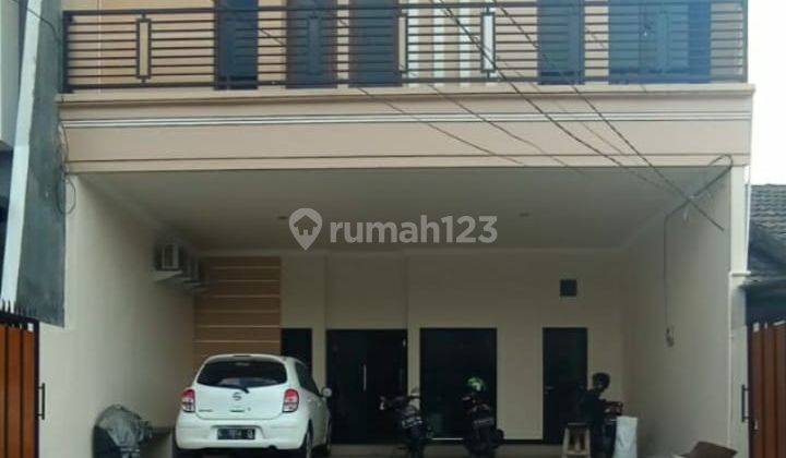 Rumah 2 Lantai Semi Furnish Siap Huni, Bagus Baru Renovasi di Nginden Intan Timur 1