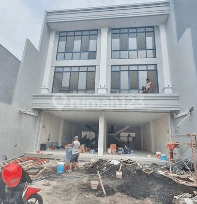 RUKO 2 JEJER BARU GRESS 3 LANTAI MODERN MINIMALIS NOL JALAN RAYA MERR LOKASI SUPER PREMIUM