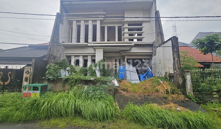 Sell Cheap | 2-Story House in Rungkut Asri - Near Mc Donald / Superindo 2