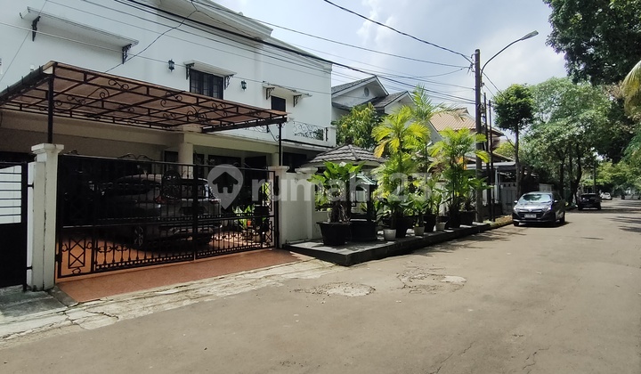 Rumah Asri Cantik mewah Siap huni lokasi Strategis dekat Ke Lotte mart,sekolah global,sekolah  Matari , RS Premier,tol Pondok aren Bintaro Harga nego