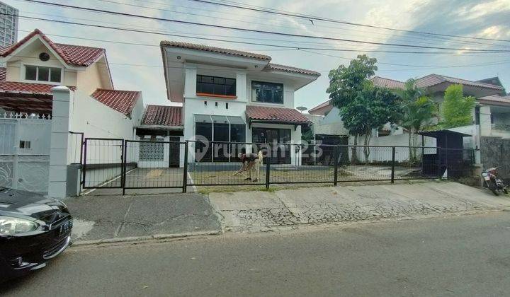 Rumah Dijual ,  Asri  Siap Huni Lokasi Strategis Cocok Untuk Rumah Tingal Dan Usaha , Resto  1