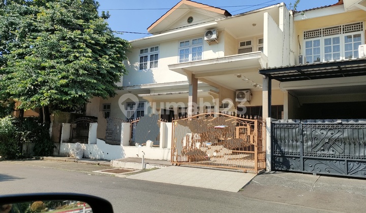 Rumah Asri cantik siap huni lokasi strategis harga nego 