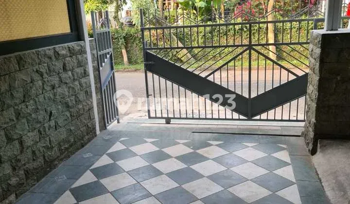 For Rent Comfortable 2-Story House in Bintaro Sector 5, South Tangerang, contact For Rent Comfortable 2-Story House in Bintaro Sector 5, South Tangerang, contact