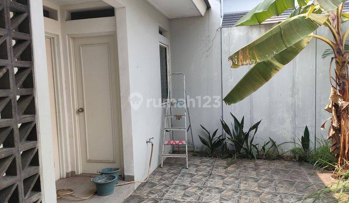 Rumah Cantik Masih Baru Siap Huni Lokasi Sangat Strategis Harga Nego 2