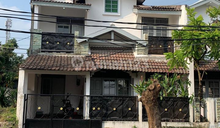 Rumah Cantik Siap Huni Lokasi Sangat Setrategis Depan Taman Harga Nego 