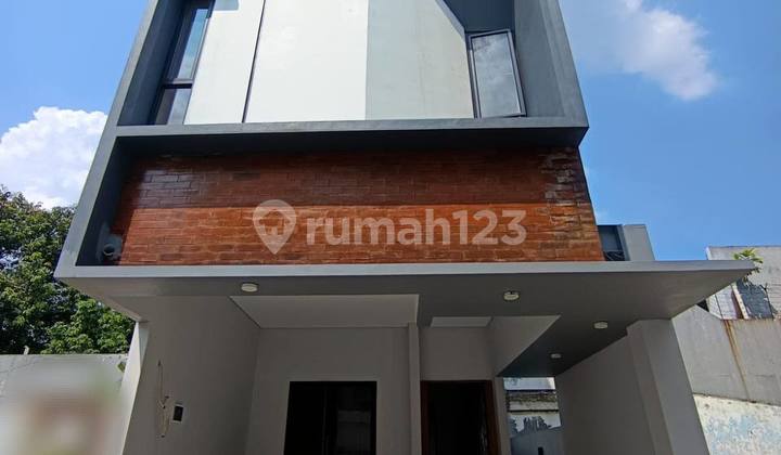 For sale: Cilandak pumpkin cottage house, 5 minutes to Fatmawati General Hospital. For sale: Cilandak pumpkin cottage house, 5 minutes to Fatmawati General Hospital.