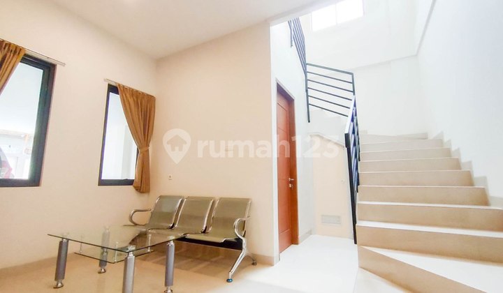 Rumah Kosan Dijual di Karawang, Kost Aktif 68 Kamar Dekat Alun-Alun