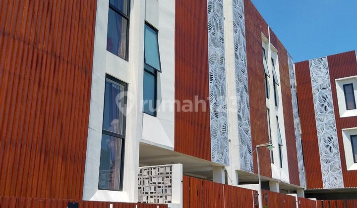 For Sale Active Boarding House Near UI Depok - 10 Rooms, Walking Distance to UI Campus 2