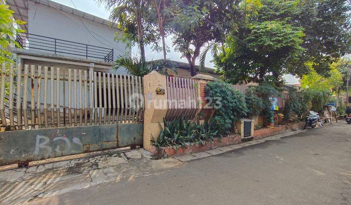 Rumah Hook Di Jl. H. Umar Shm, Jakarta Selatan 2