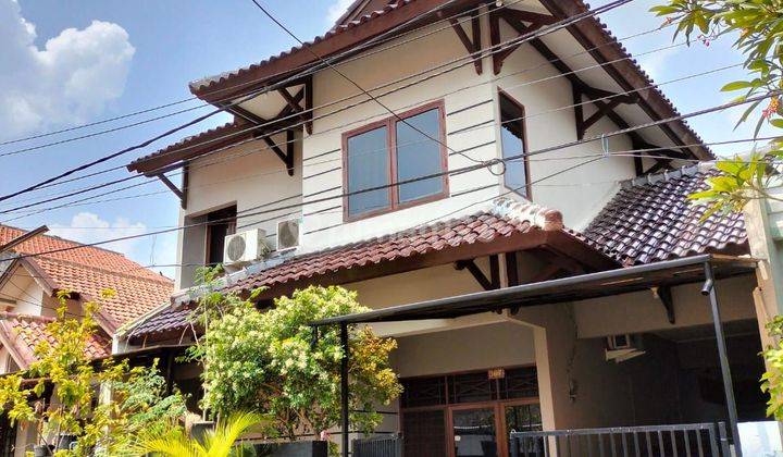 Rumah Bagus 2 lantai di komplek Hadap Timur  2