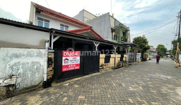 Rumah SHM hadap Barat di Perumahan Karang Tengah 1