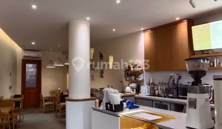 Rental House Needs Minor Renovation in Menteng Rental House Needs Minor Renovation in Menteng