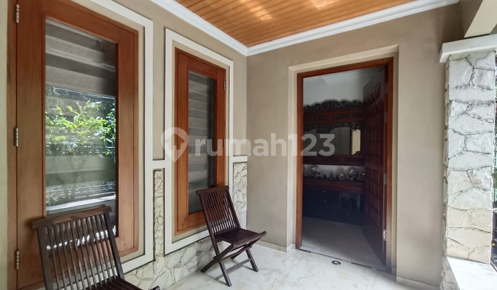 Rumah 249 M² SHM Butuh Minim Renovasi di Palmerah 2