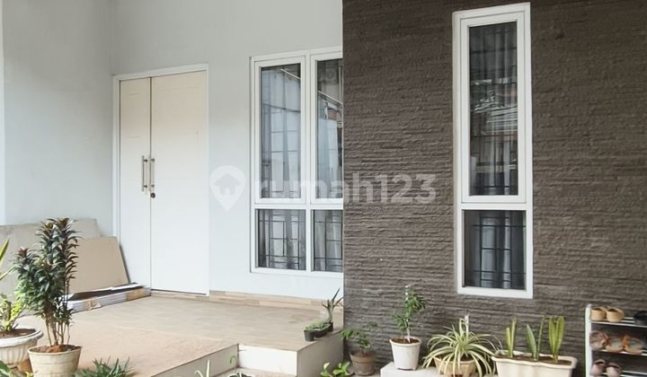 Nice 2-Story House on Jl. Hos Cokroaminoto Karang Tengah 2