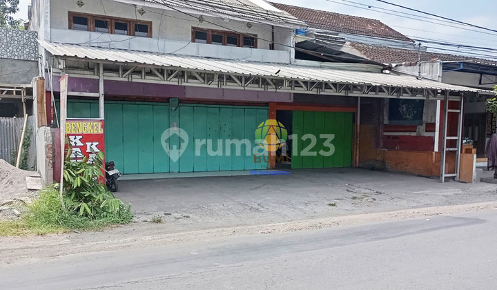 Rumah dan ruang usaha lokasi strategis di Joho mojolaban
