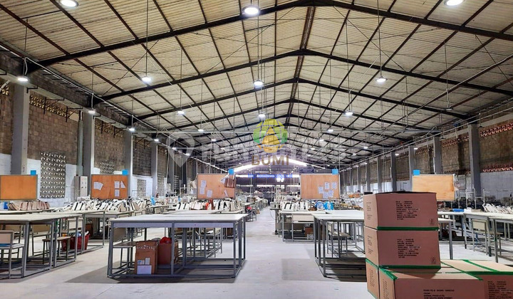 Nice ready-to-use warehouse, 3000 square meters in Piyungan