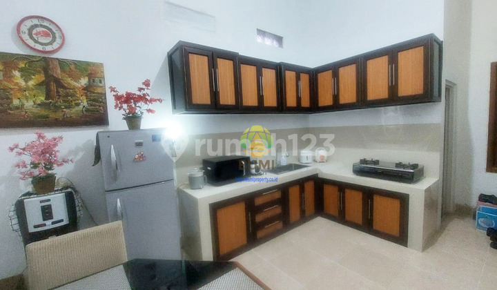 Nice 2-Story Furnished House in West Semarang 2