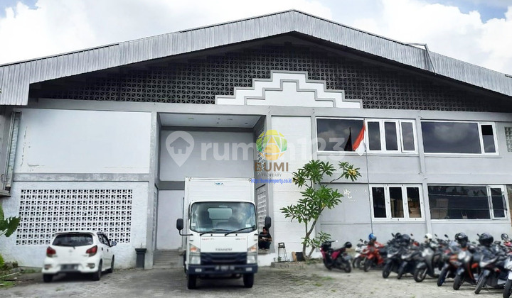 Nice ready-to-use warehouse, 3000 square meters in Piyungan