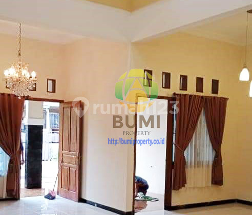 Rumah siap pakai lokasi strategis komplek perumahan Fajar Indah solo Rumah siap pakai lokasi strategis komplek perumahan Fajar Indah solo