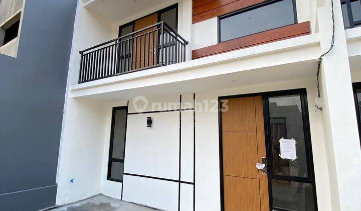 Rumah Mezzanine Cantik Nempel Stasiun Depok  2