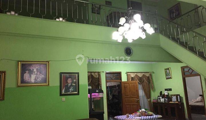 ruang keluarga rumah nyaman di bogor asri