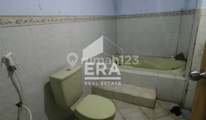 Ready-to-Occupy House in the Center of Cibalagung Park City 2