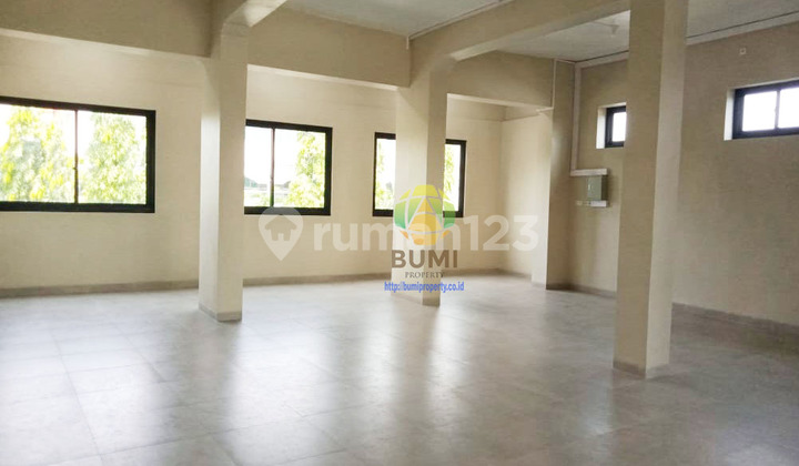 Ruko baru 3 lantai lokasi strategis dekat Kraton Mangkunegaran solo 1