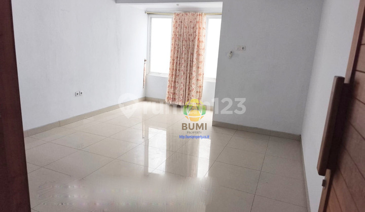Rumah luas 2 lantai lokasi di solo baru 1