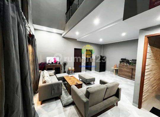 Rumah elit 2 lantai full furnished di solo baru 1