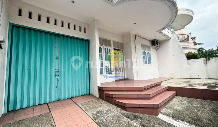 Rumah bebas banjir siap huni komplek perumahan di jakarta barat Rumah bebas banjir siap huni komplek perumahan di jakarta barat