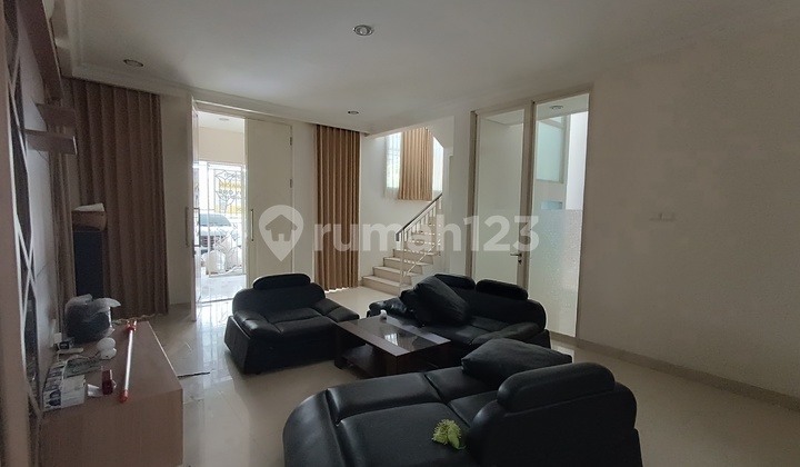Rumah Sewa Pakuwon City 2 Lantai Siap Huni Tinggal Masuk 2