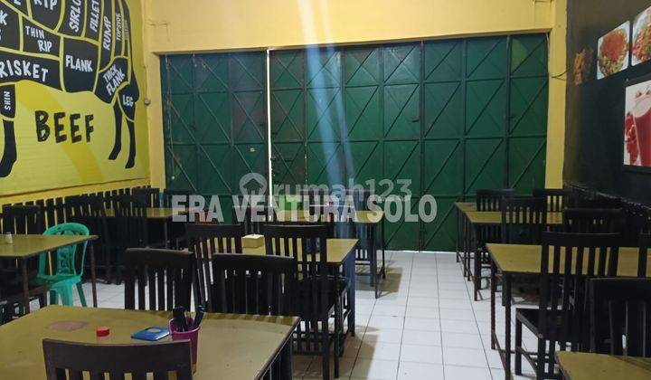 Ruang Usaha Tengah Kota Solo 1