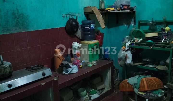 Strategic Old House in Kebakkramat, Karanganyar 2