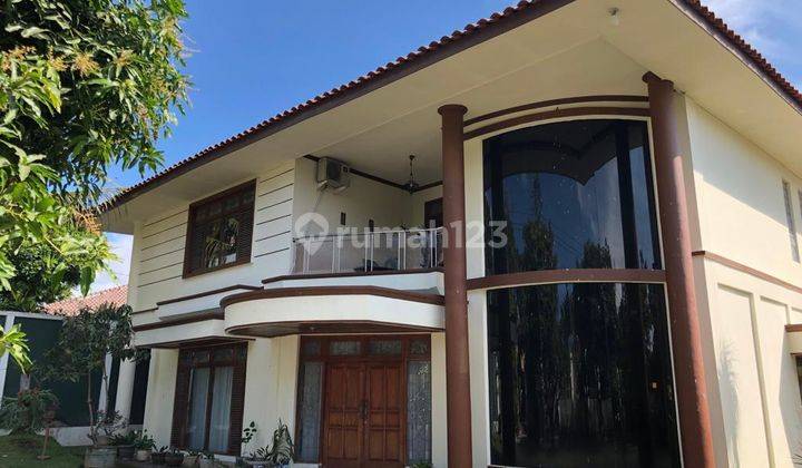 Rumah Mewah Tengah Kota Solo 2