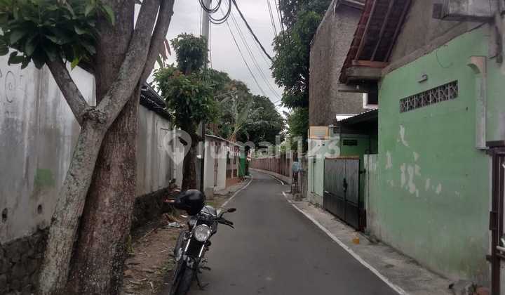 Strategic Old House Karangasem Solo 2