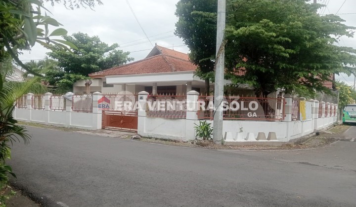 Rumah Mewah Siap Huni Tengah Kota Solo 1