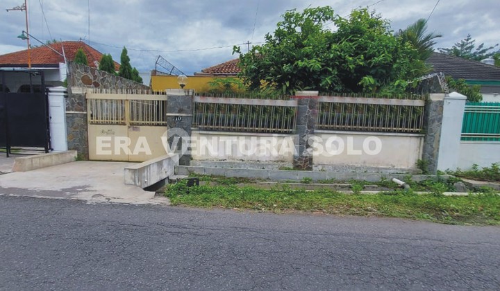 Strategic House Ready to Occupy in Purwosari, Solo 1