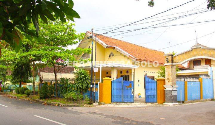 Rumah Cocok Untuk Mess / Kantor Tengah Kota Solo 1