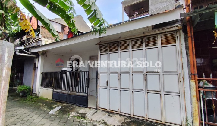 Strategic Rental House in the Center of Solo City