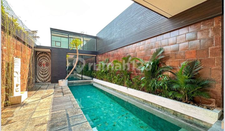 VILLA DI LOKASI STRATEGIS DEKAT PANTAI JIMBARAN, BALI