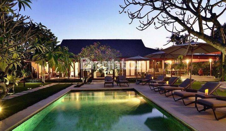 VILLA IN A PREMIUM AREA WITH RICE VIEWS IN BUMBAK, UMALAS - BALI 1