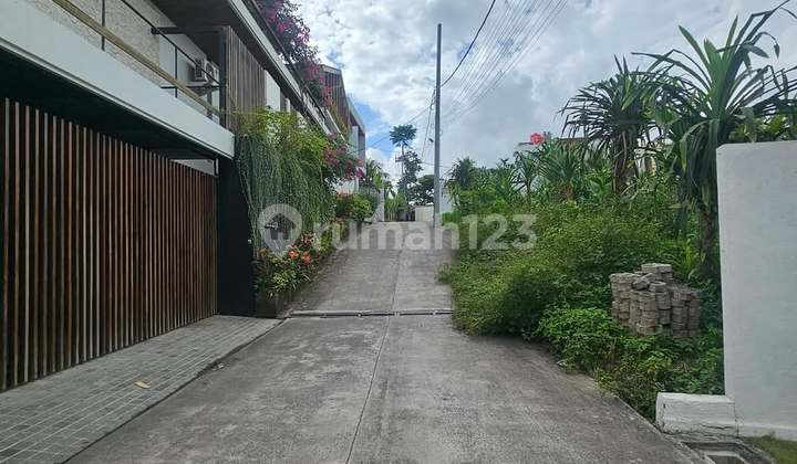 LAND IN THE VILLA PERERENAN AREA, CANGGU - BALI