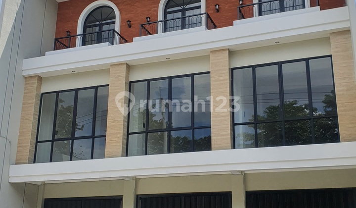 3-STORY SHOP HOUSE ON RAYA MANUKAN, WEST SURABAYA 2