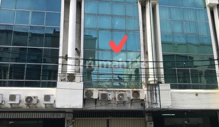 Ruko Dekat Jalan Besar Royal Sunter .jakarta Utara