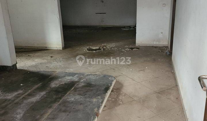 Di  Rumah hoek di Janur Elok Residence dekat sekolah Penabur dan Taiwan School Kelapa Gading Jakarta 2