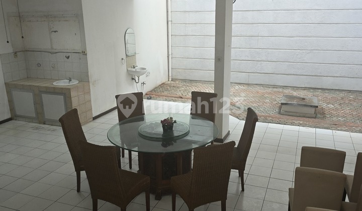 ******** ******** Jakarta