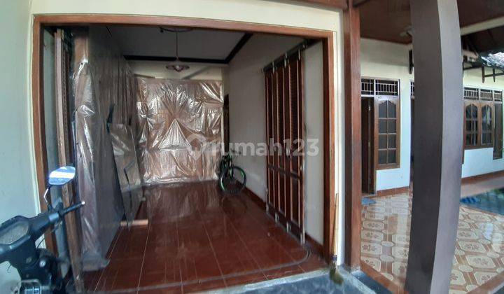 RUMAH KLASIK MODERN 2 LANTAI  FULL JATI DI SOLO KOTA

 2