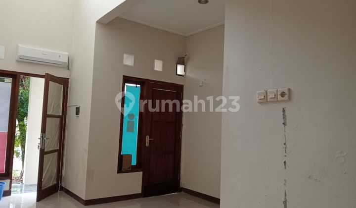 Single-Story House in Gentan Cluster Housing, Solo 2