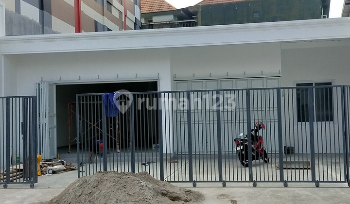 New Business Space/Shop/Office, 1 Floor, Loss-2, Suitable for Clinic, Doctor's Practice, Showroom, Office, and Other Businesses in the City Center, near Slamet Riyadi Street, Solo New Business Space/Shop/Office, 1 Floor, Loss-2, Suitable for Clinic, Doctor's Practice, Showroom, Office, and Other Businesses in the City Center, near Slamet Riyadi Street, Solo