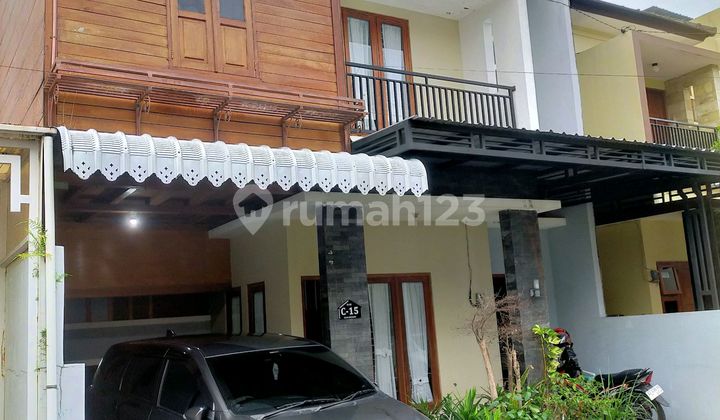 Ready-to-Occupy 2-Story House *fully furnished* Located in a Cluster Near Ngemplak Toll Gate, Solo.